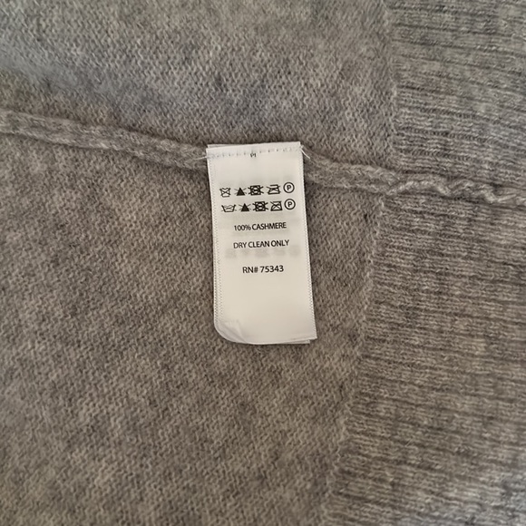 TAHARI CASHMERE SWEATER OATMEAL - Picture 3 of 5